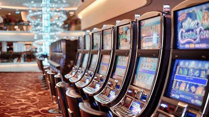 Dealer chat interface on ratu303 slot Paito Warna table, showing live message interaction